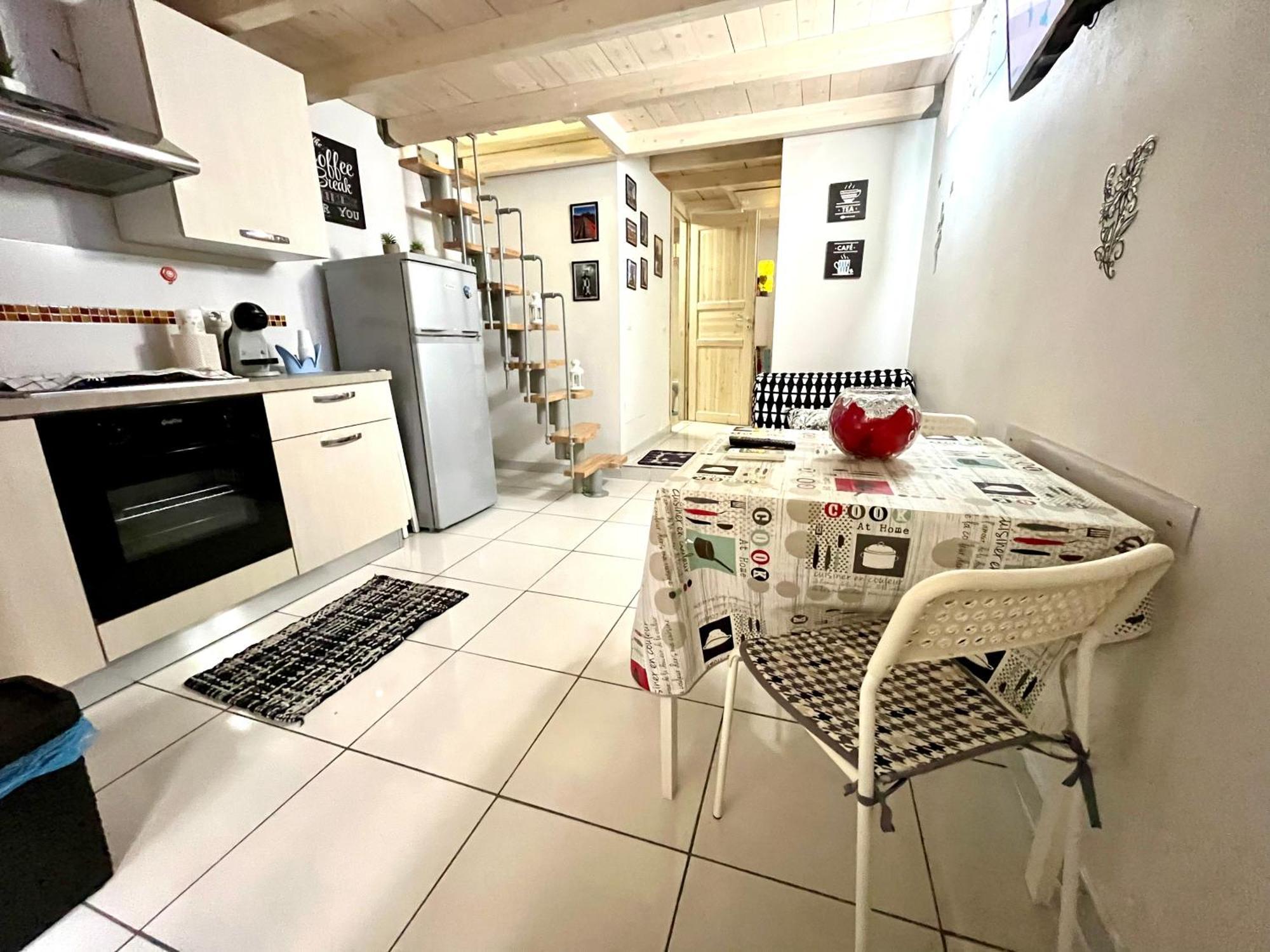 O' Vascio Suite เนเปิลส์ ภายนอก รูปภาพ